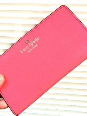 Kate Spade NY Hot Coral Pink Mikas Pond Stacy Wallet Card
Holder